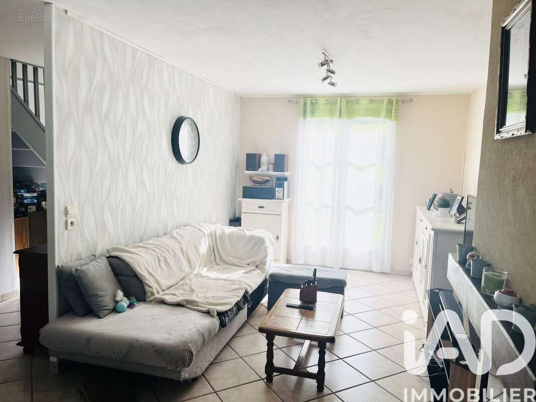 Maison 85 m² à Arcy-Sainte-Restitue  - photo 5