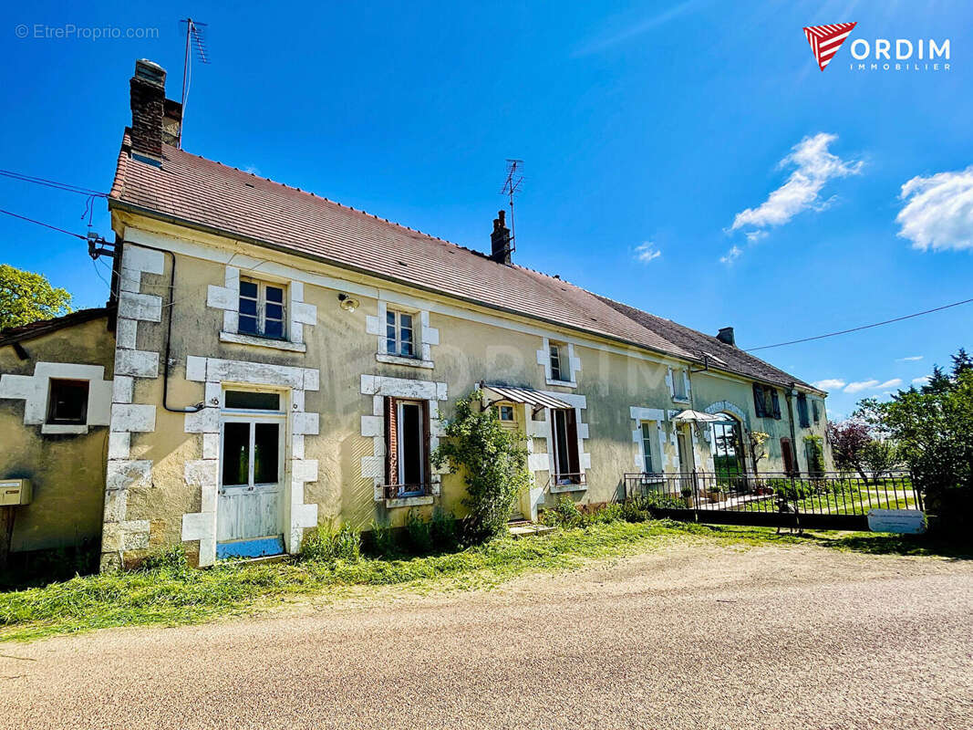 Longère de caractère avec dépendances et hangars - photo 18