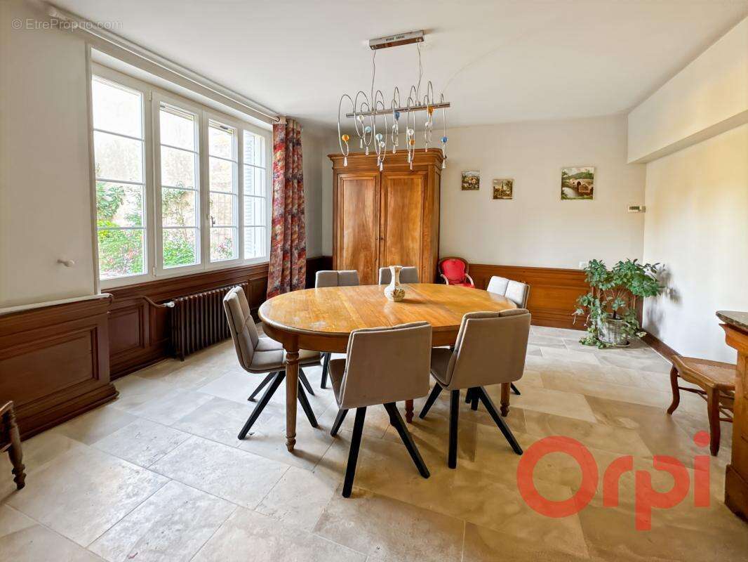 Maison à SAINT-AMAND-MONTROND