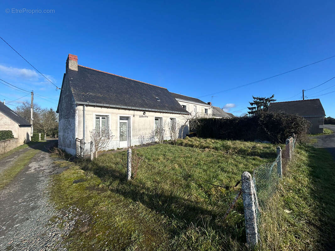 Maison à LE LOUROUX-BECONNAIS