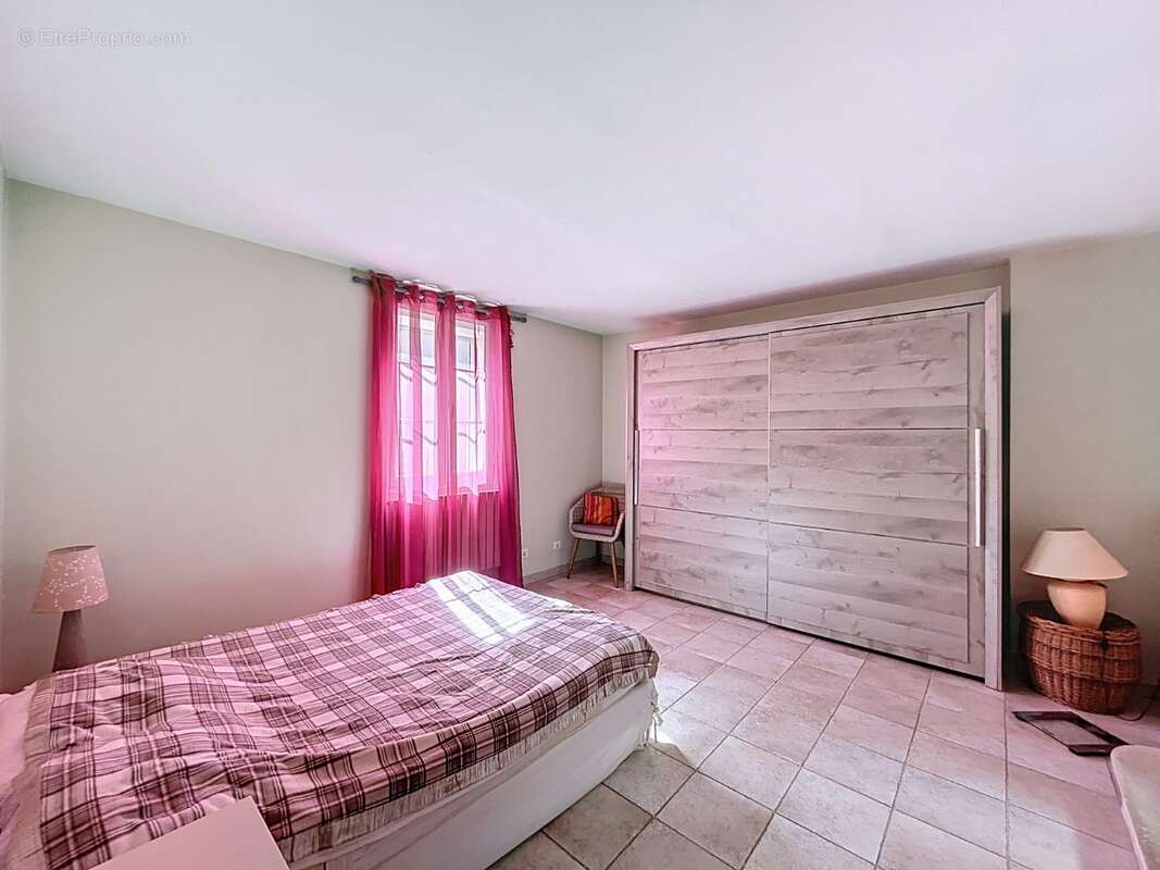 Maison à MONTELIMAR