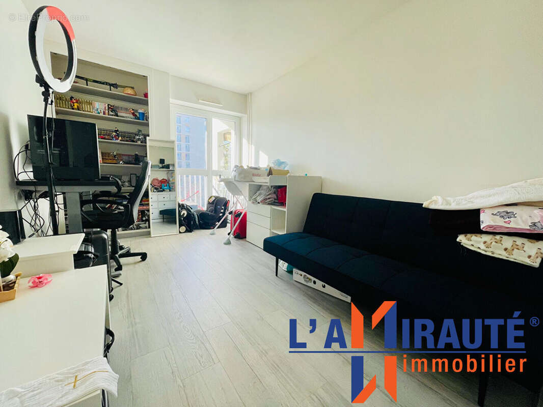 Appartement à SARTROUVILLE