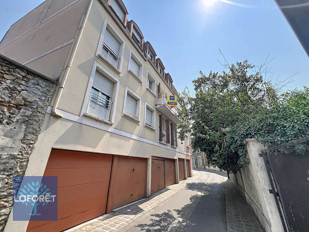 Appartement à CORBEIL-ESSONNES