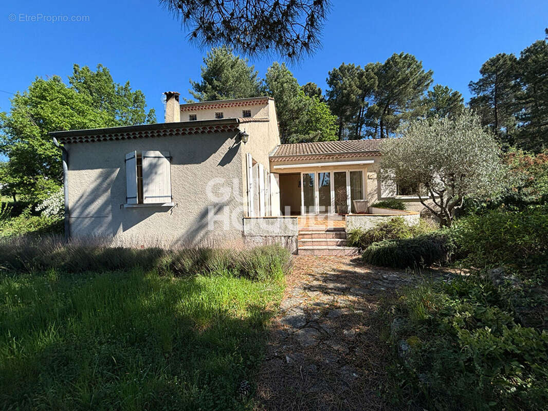Maison à UCEL