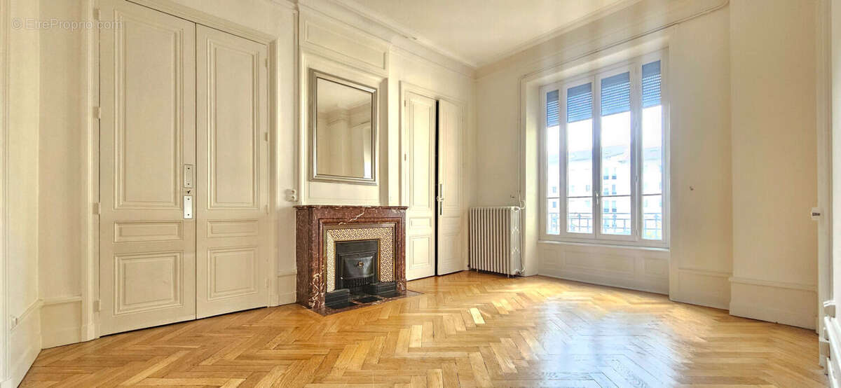 Appartement à LYON-8E