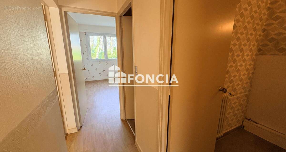 Appartement à AVRILLE