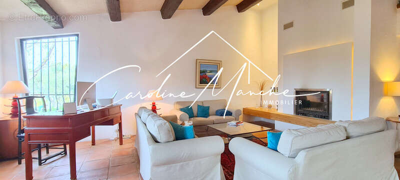 Maison à SAINT-MITRE-LES-REMPARTS