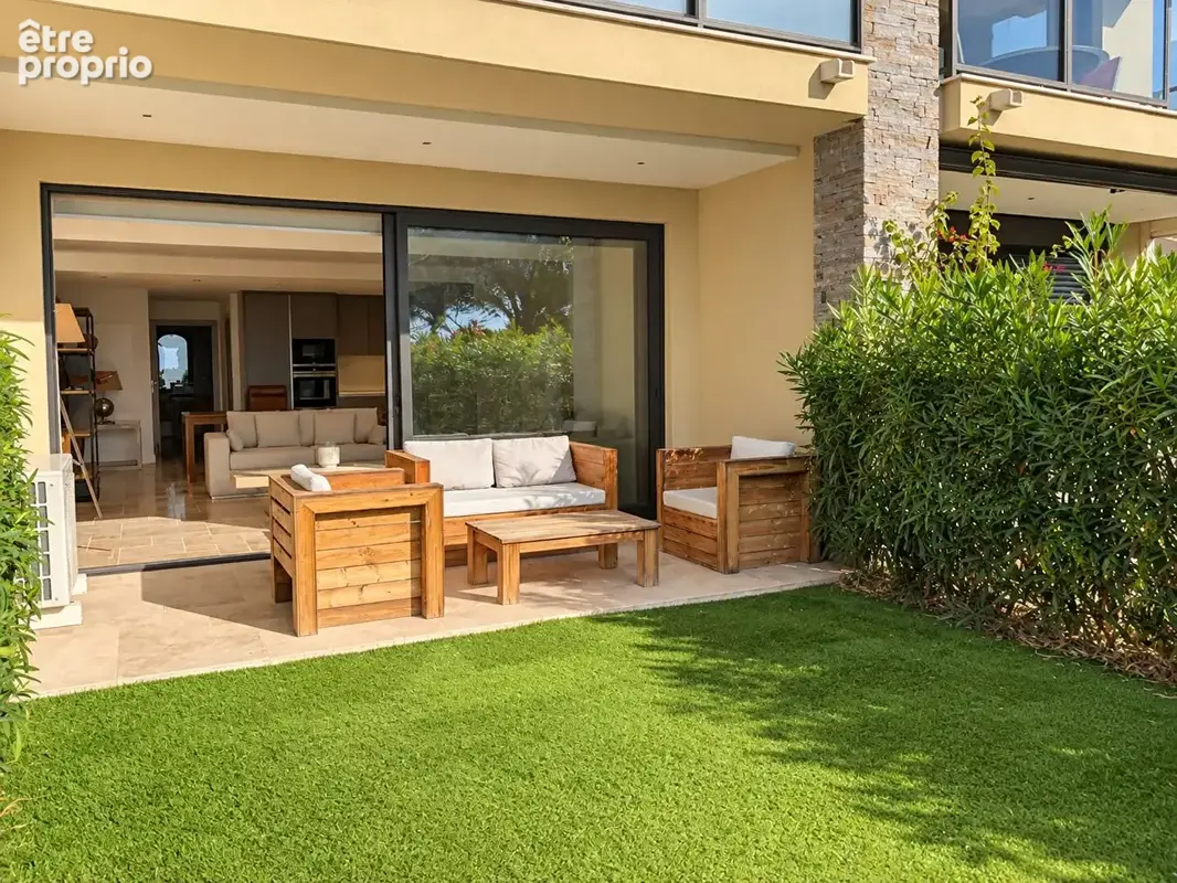 A vendre appartement residence bord de mer, 2 pieces en rez-de-jardin, parking prive aux issambres - photo 8