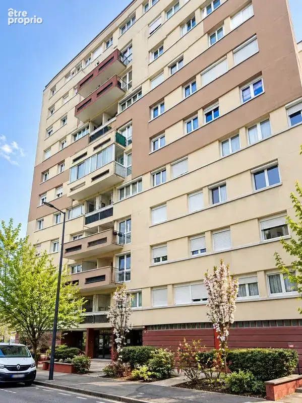 Appartement à VILLENEUVE-LA-GARENNE