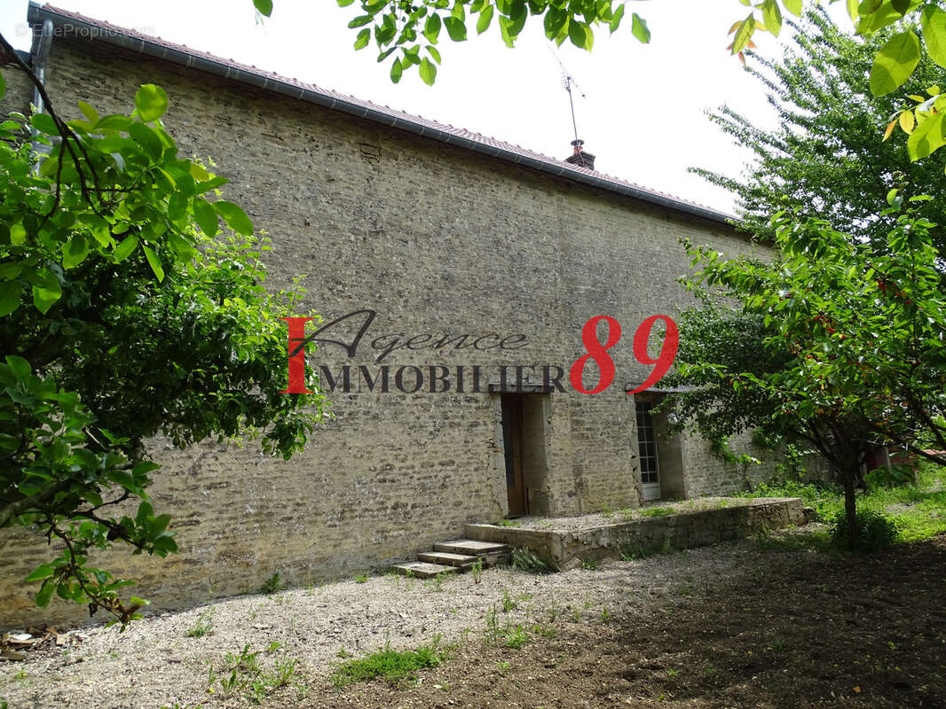 Maison à MONTIGNY-SUR-AUBE