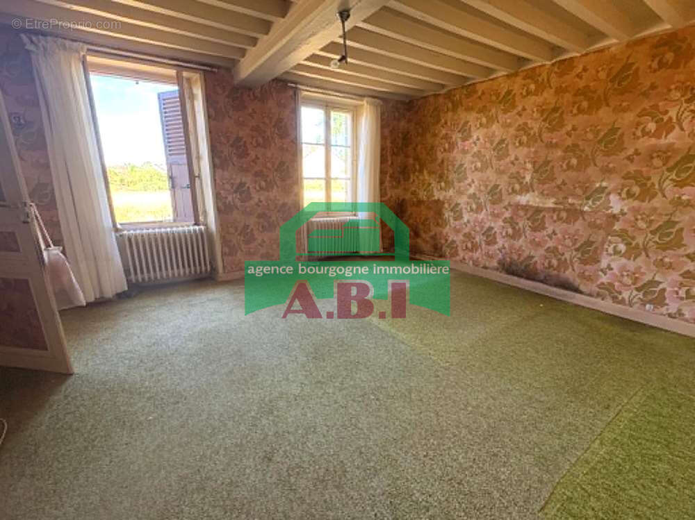 58, secteur Moraches - Ancien corps de ferme indépendant sur 3200m2 de terrain. - photo 12