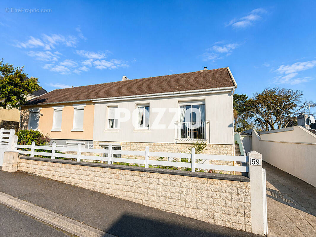 Maison à DONVILLE-LES-BAINS