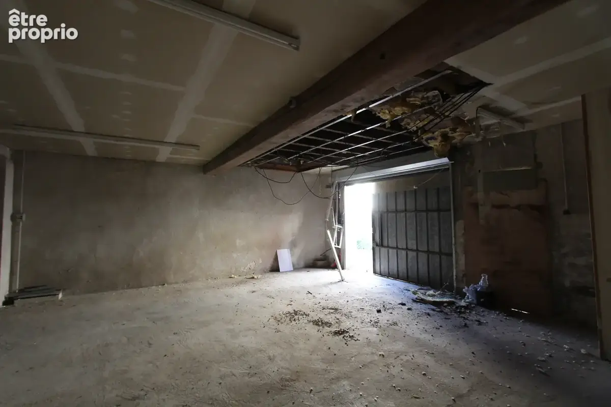 Centre-ville Charité-sur-Loire, bâtiment 162 m2 sur deux niveaux - photo 5