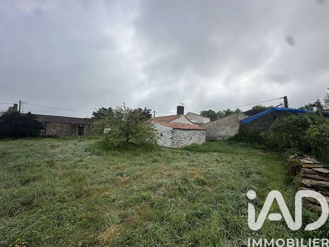 Photo 5 - Terrain à SAINT-JULIEN-DES-LANDES