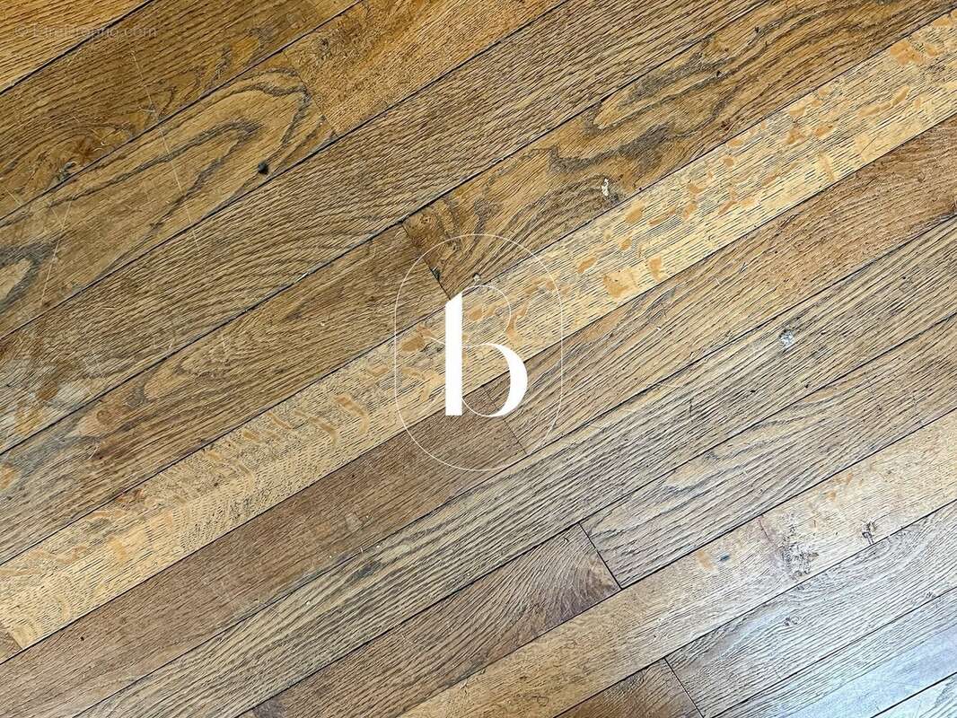 Maison à VILLENEUVE-DE-BERG