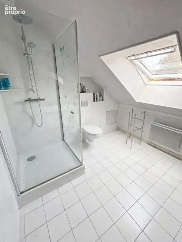 Maison familiale avec piscine et jardin arboré en centre-ville de Romorantin - photo 13