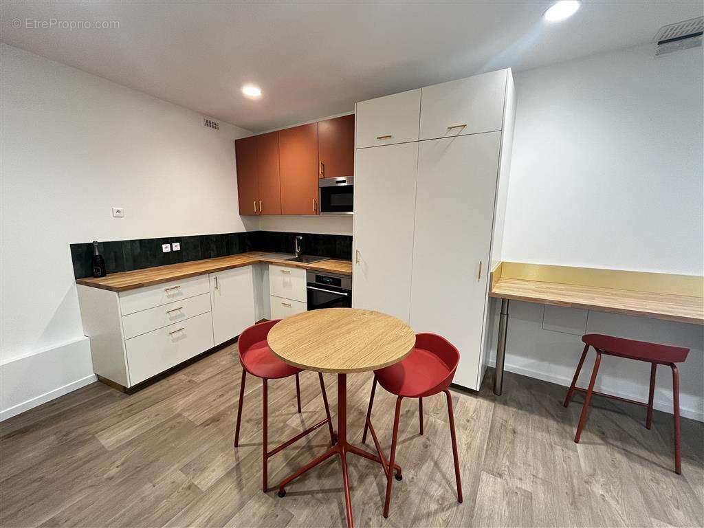 Commerce à PARIS-16E