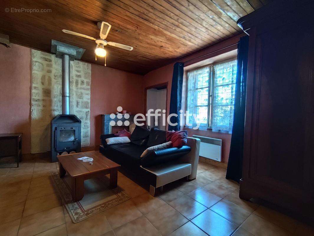 Maison à SAINT-DENIS-DU-PIN