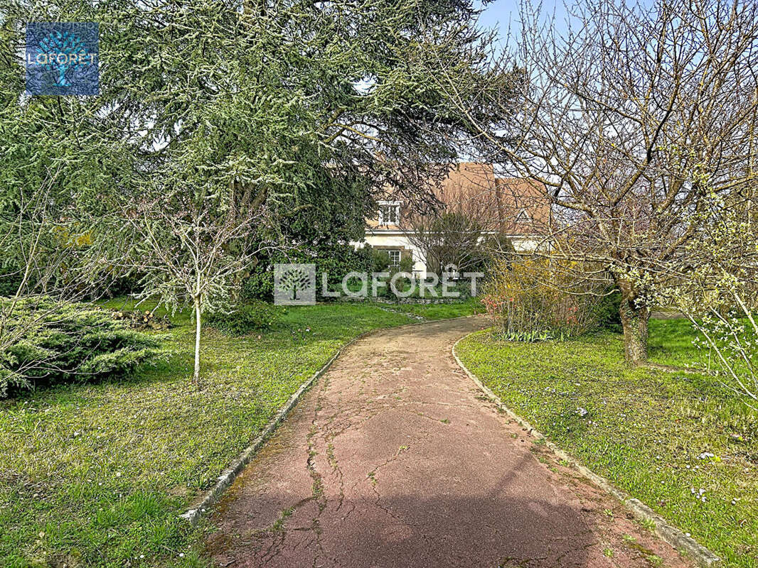 Maison à CONDE-SAINTE-LIBIAIRE