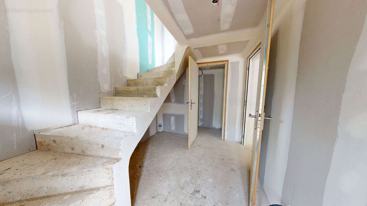 Maison à BREUX-JOUY