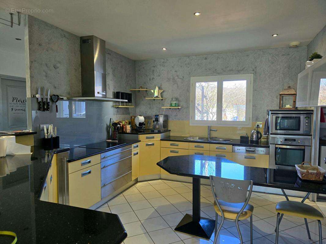 Propriété Mariol 11 pièce(s) 340 m2 - photo 10