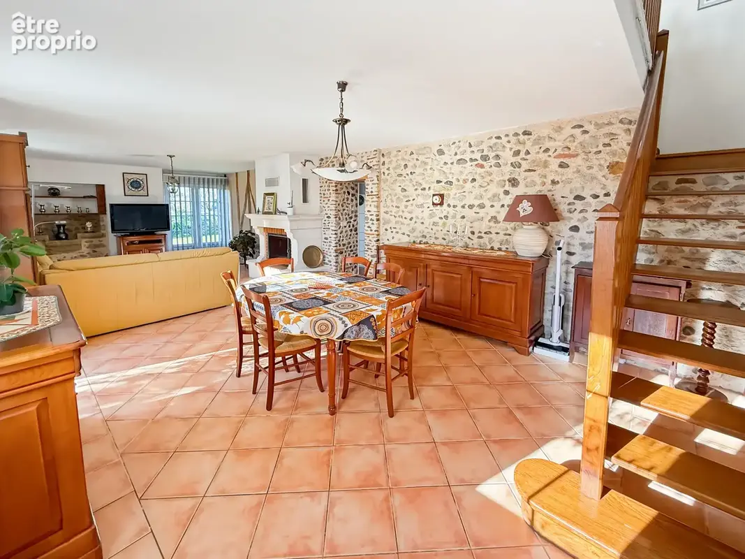GERS (32) – À 10 min d’Aire-sur-l’Adour – Superbe maison en pierre rénovée de 160 m², 4 chambres, terrain arboré de 1 592 m² - photo 20
