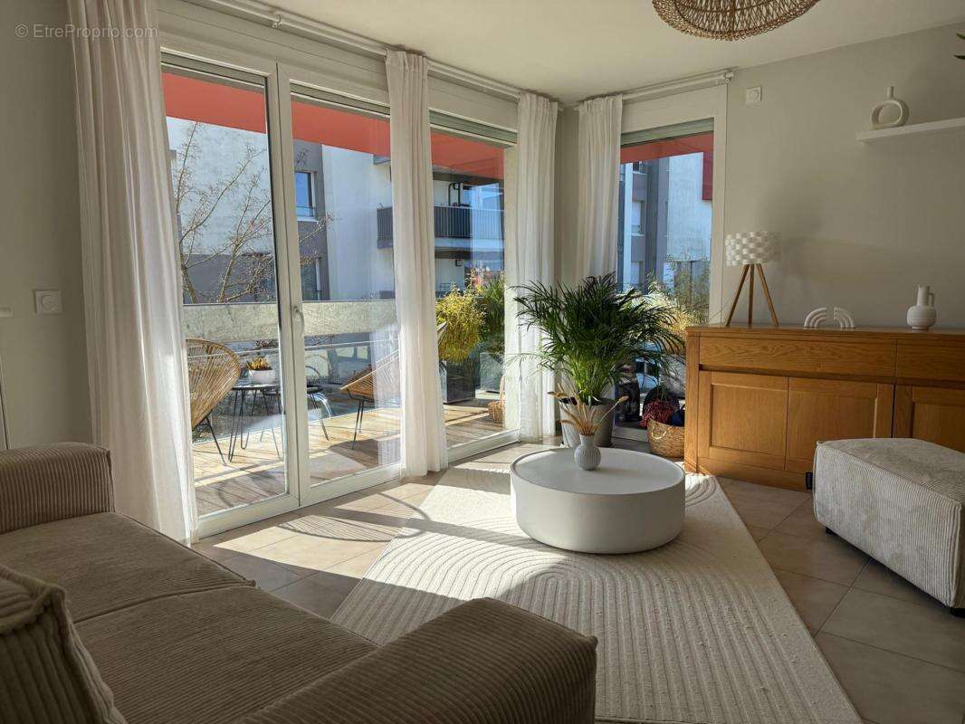 Appartement à DOUVAINE