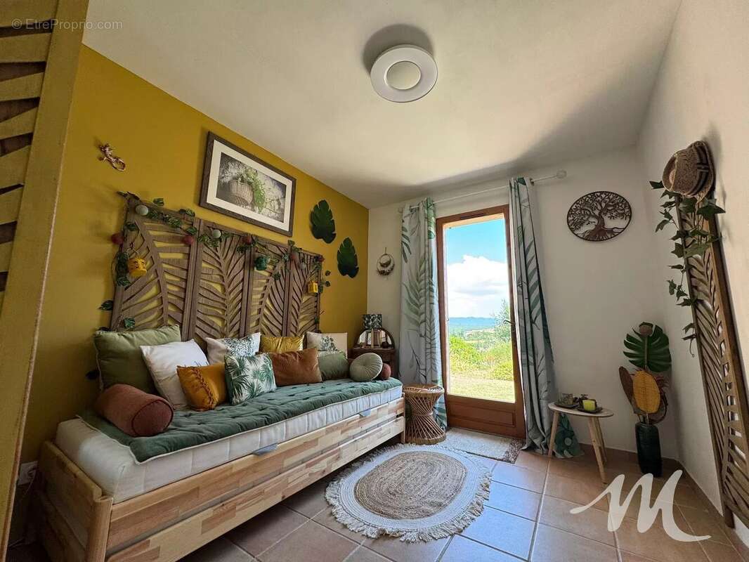 Grande maison de Charme à vendre  à Montmeyan avec Piscine, garage, abri voiture - photo 32