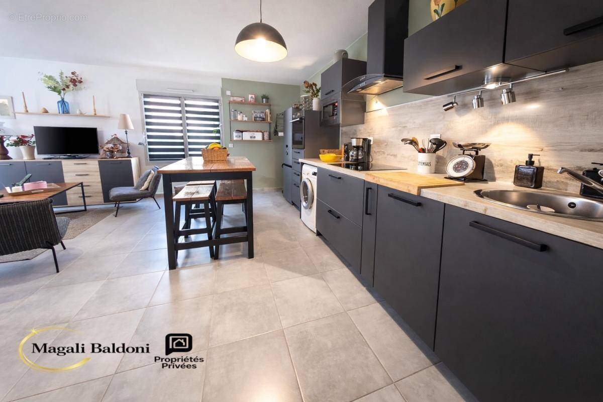 Appartement à LE MUY