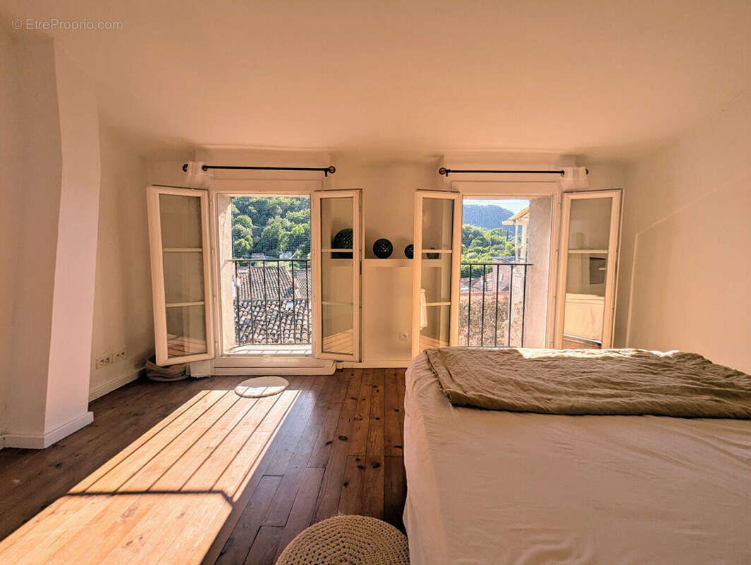 Appartement à SALERNES