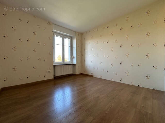 Maison à SAINT-GERMAIN-LE-CHATELET