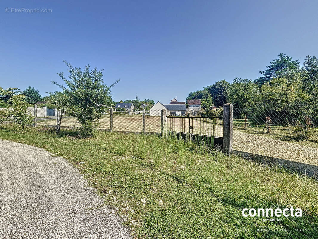 Terrain à SAINT-MARTIN-LE-BEAU