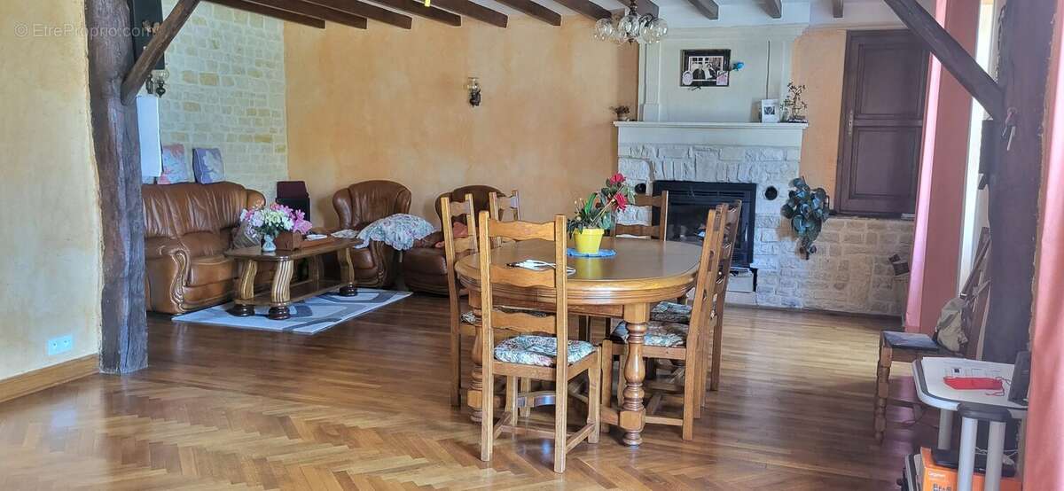 Maison à ROMAZIERES