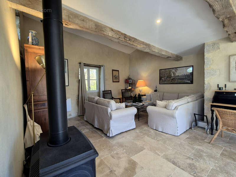 Authentique maison en pierre rénovée – 157 m² – Charme, confort et campagne gersoise - photo 5