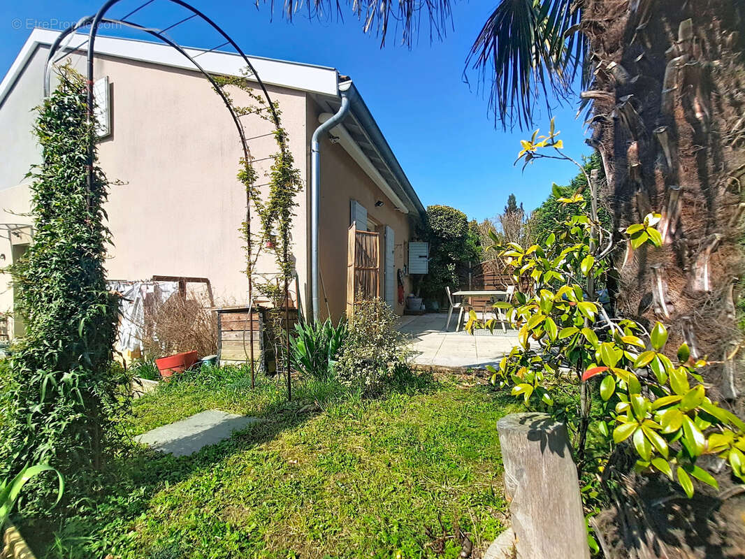 Maison à SAINT-SYMPHORIEN-D'OZON