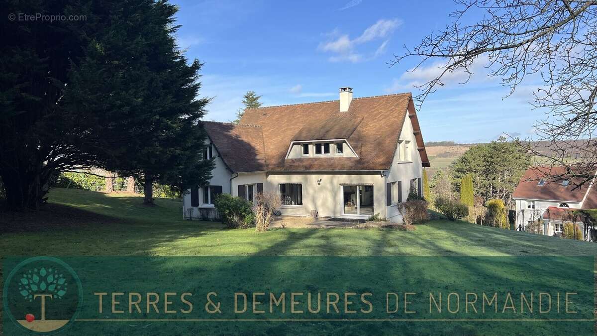 Maison à PONTS-ET-MARAIS