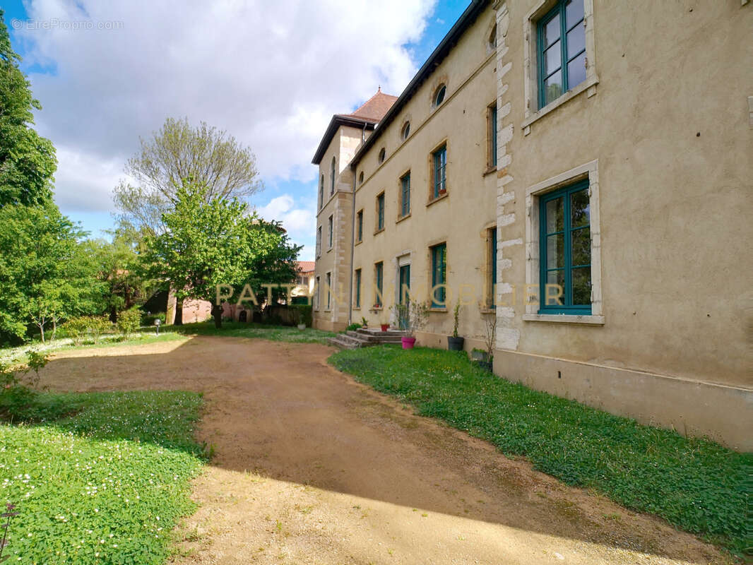Appartement à NEUVILLE-SUR-SAONE