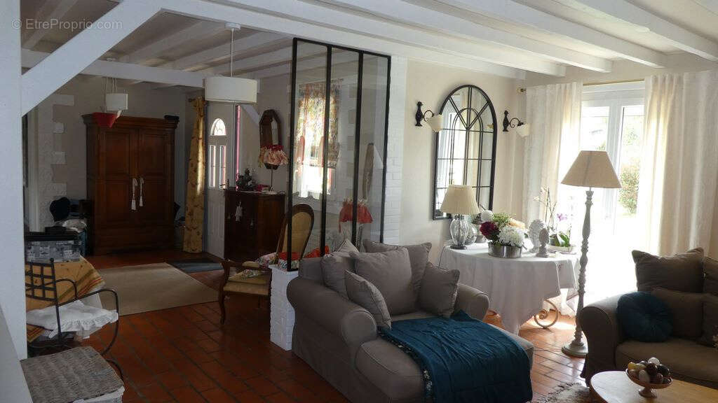 Maison à NEUVIC-ENTIER