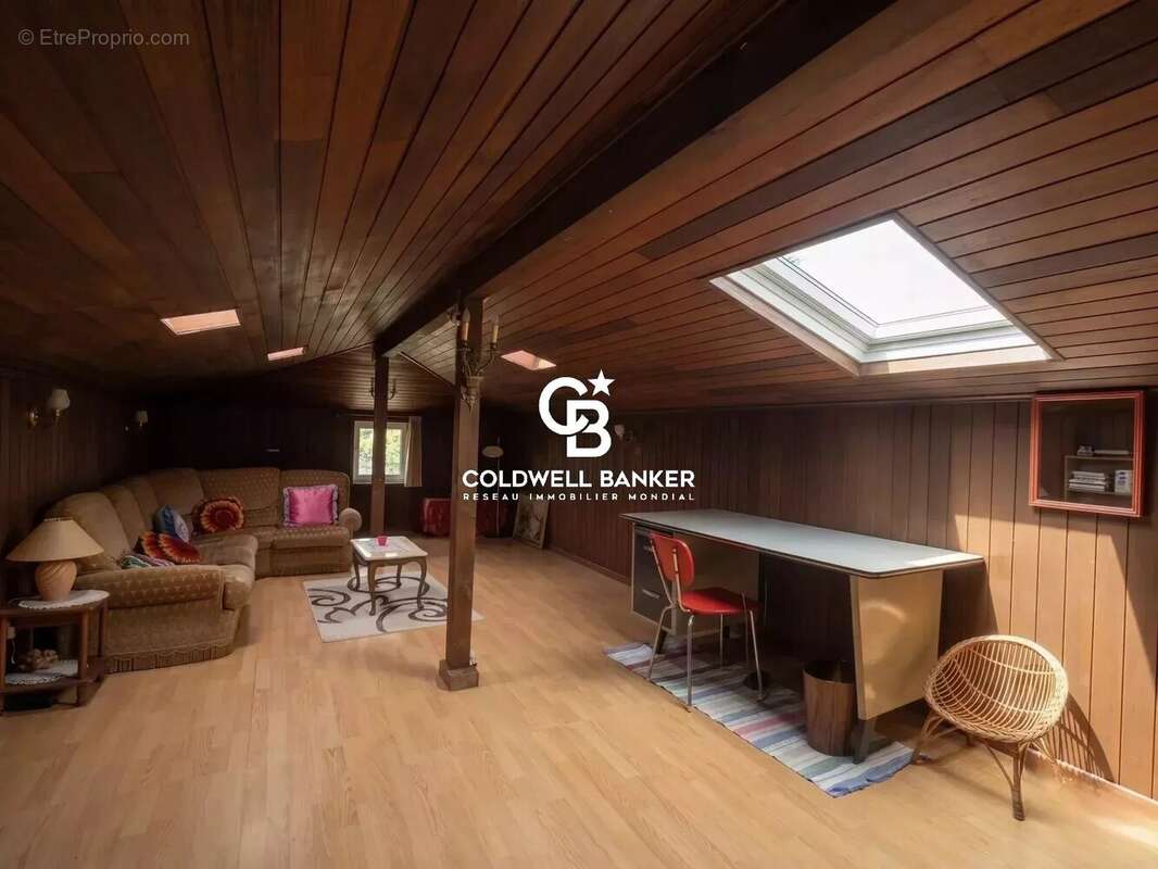 A vendre à Vétraz-Monthoux Maison familiale de 145 m² au calme avec terrain piscinable - photo 17