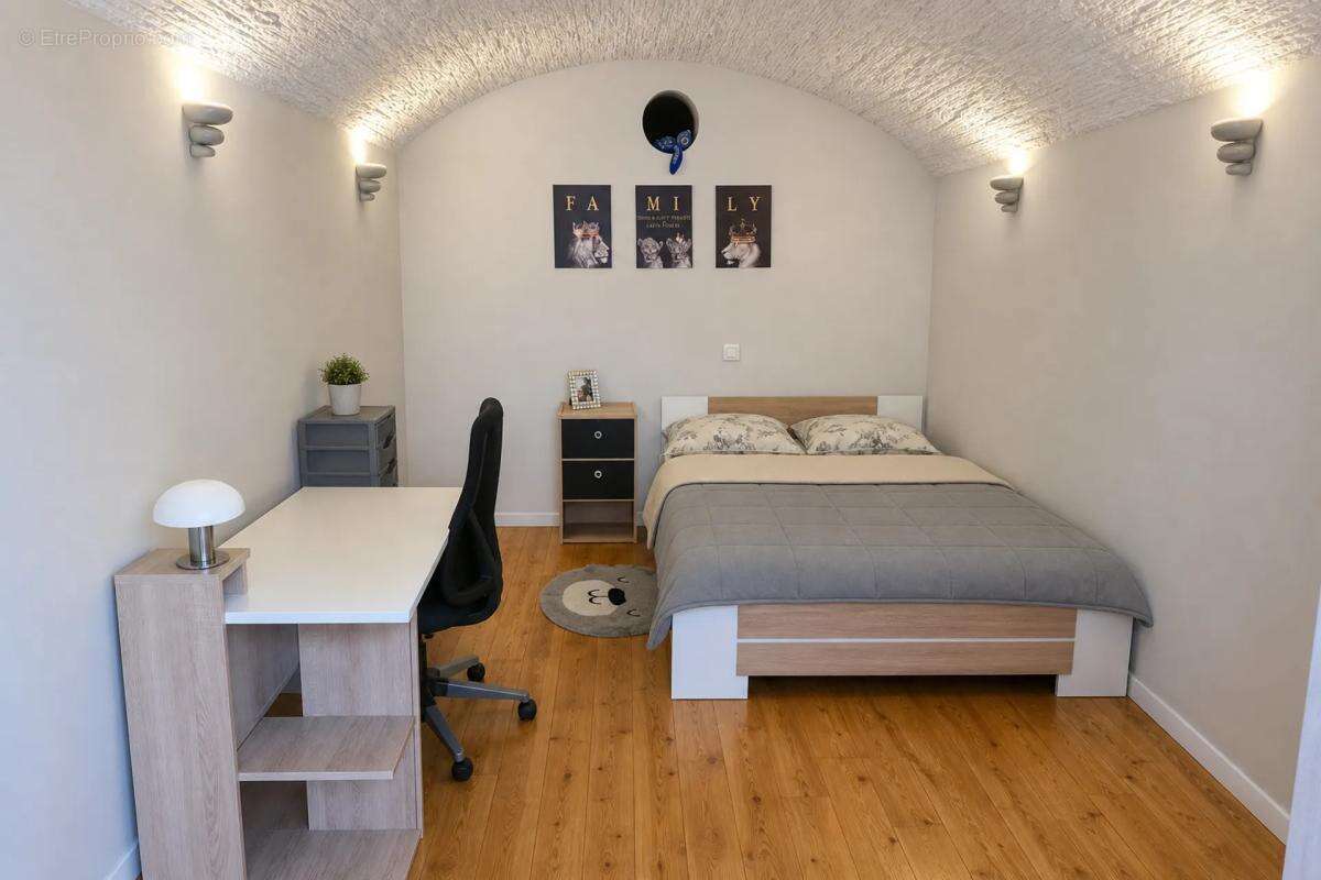 Maison rénovée 5 pièces 110 m² au calme, Peille - photo 12
