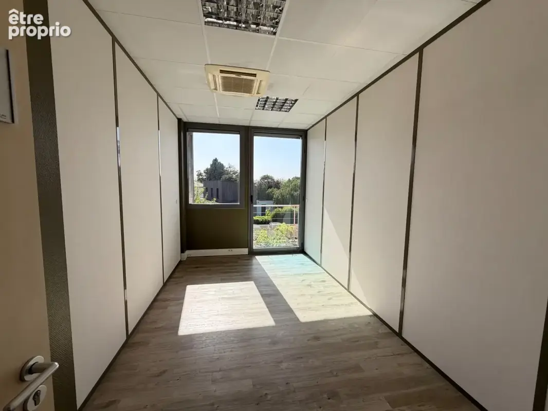 Plateau de bureaux à vendre SAINTE FOY LES LYON (69), bureaux d'une surface de 190 m² (partie privative) et 20 m² de parties com - photo 7