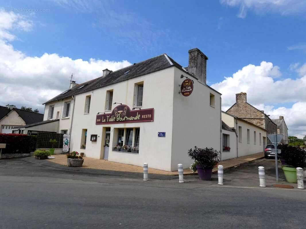 Bar-restaurant, proche de la vallée des Saints - photo 2