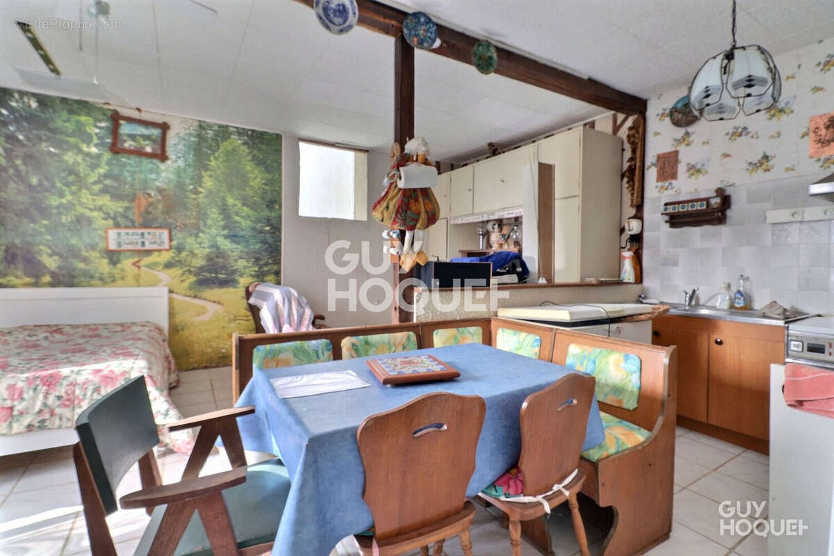 Maison à MONTREUIL-L'ARGILLE