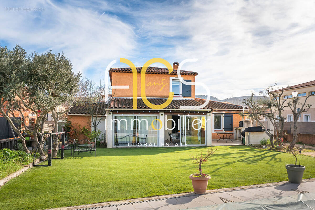 Maison à CHATEAUNEUF-LES-MARTIGUES