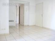 Appartement à SOLLIES-PONT