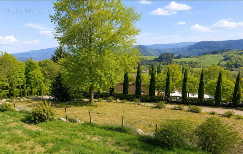 Ardèche - Magnifique Maison d'architecte de 184 m² habitable - Bel espace extérieur - Vue panoramique sur les montagnes ardèchoi - photo 4