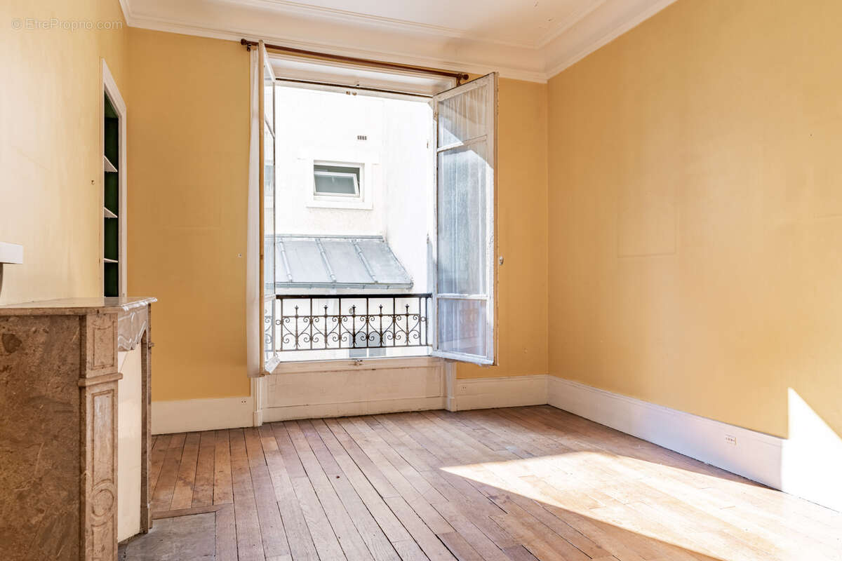 Appartement à PARIS-12E