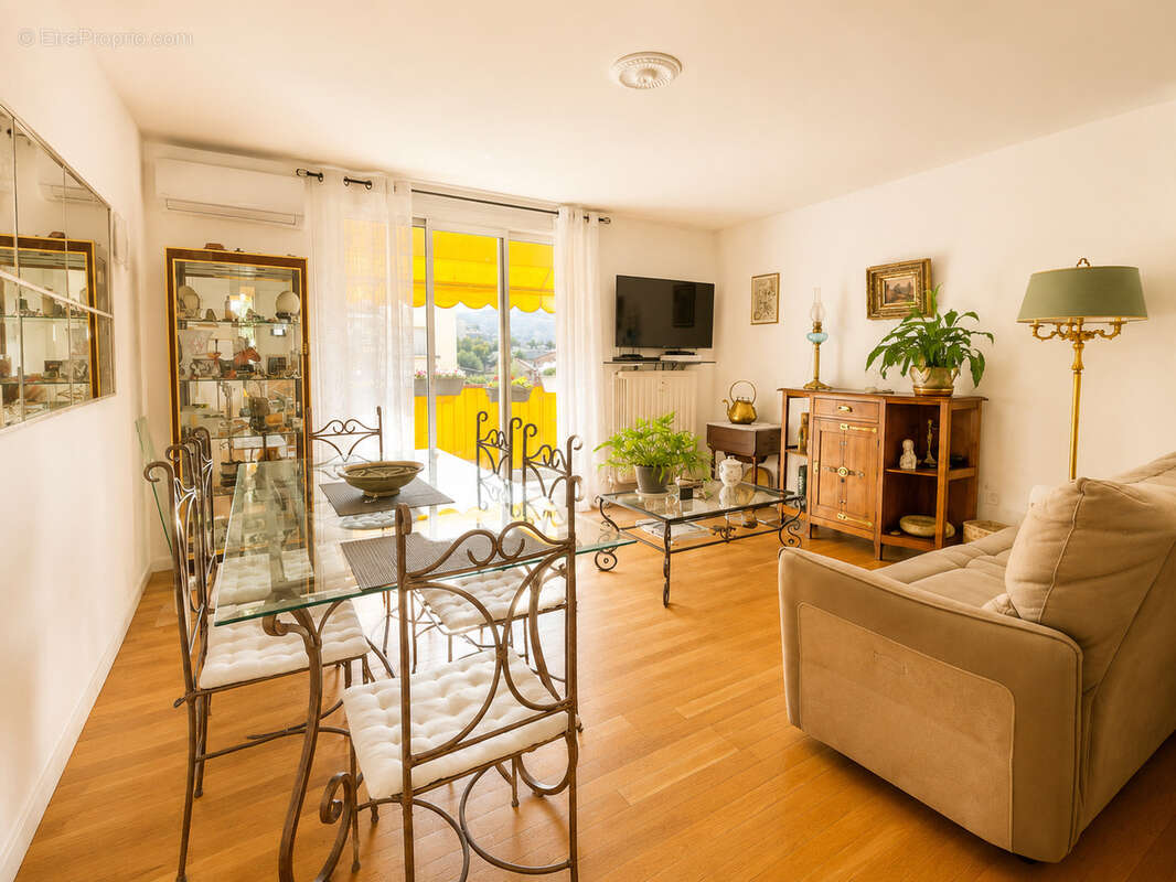 Appartement à LE CANNET