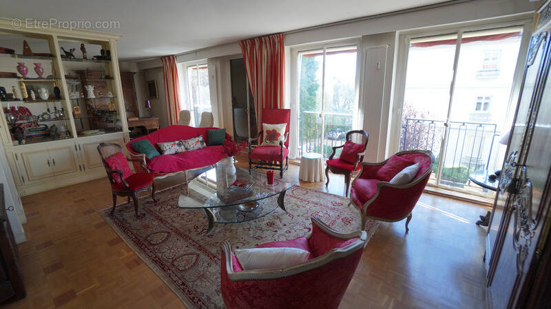 Appartement à ENGHIEN-LES-BAINS