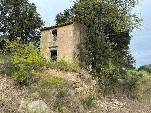 Terrain à VENDEMIAN